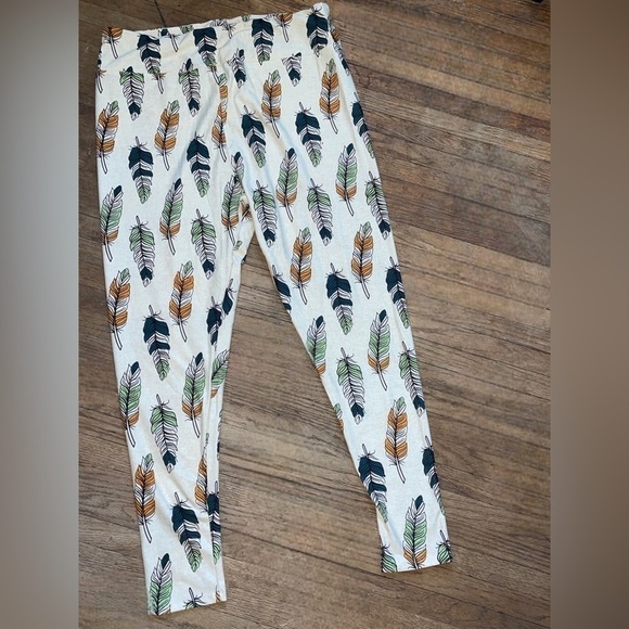 LuLaRoe TC2 Feathers Leggings • Unicorn Collection • Native Tribal •Adult 18-26+ - Picture 8 of 16